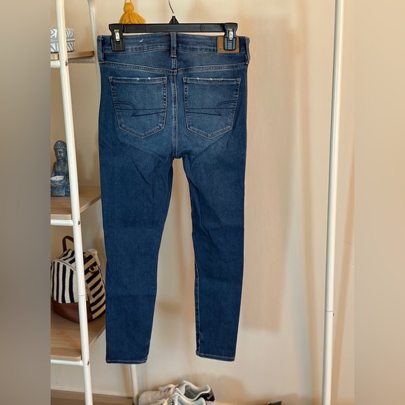 AE Size 4R Hi-Rise Jegging Crop Destroyed Medium Wash - Picture 2 of 5